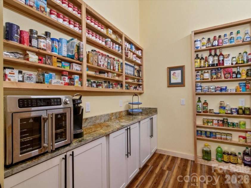 183 Mayfly Court, Spruce Pine, NC 28777.  MLS# CAR4377754, YatesRealty ID 22025. Large walk-in pantry
