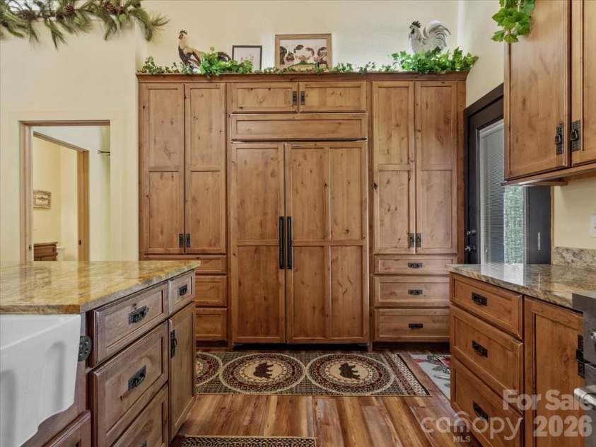183 Mayfly Court, Spruce Pine, NC 28777.  MLS# CAR4377754, YatesRealty ID 22025. Sub Zero Refrigerator