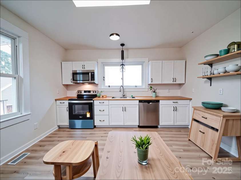 55 Ranlo Avenue, Gastonia, NC 28054.  MLS# CAR4253753, YatesRealty ID 22025. 