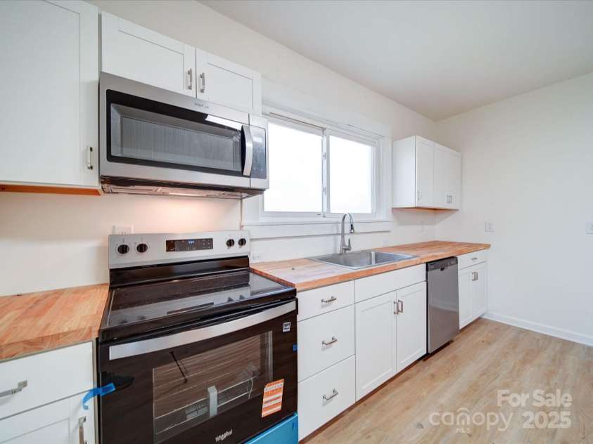 55 Ranlo Avenue, Gastonia, NC 28054.  MLS# CAR4253753, YatesRealty ID 22025. 