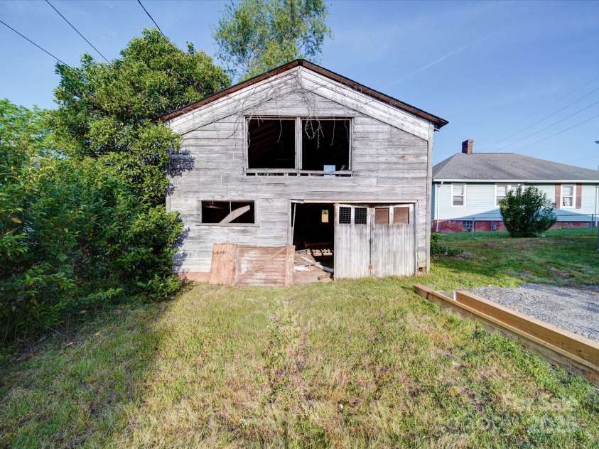 55 Ranlo Avenue, Gastonia, NC 28054.  MLS# CAR4253753, YatesRealty ID 22025. 