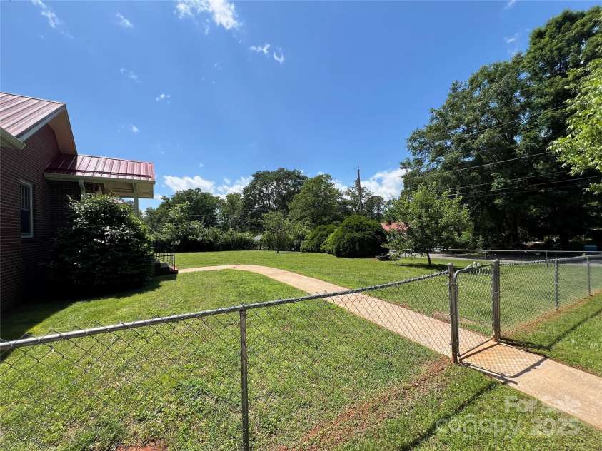 179 Sunnyside Street, Forest City, NC 28043.  MLS# CAR4238466, YatesRealty ID 22026. 