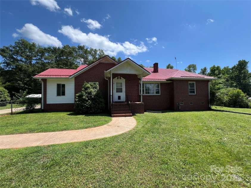 179 Sunnyside Street, Forest City, NC 28043.  MLS# CAR4238466, YatesRealty ID 22026. 