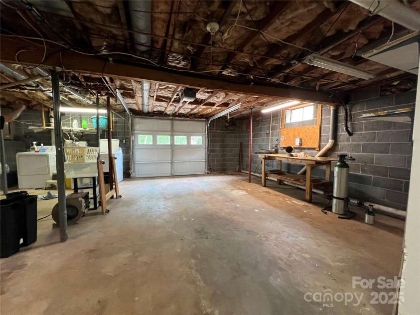 179 Sunnyside Street, Forest City, NC 28043.  MLS# CAR4238466, YatesRealty ID 22026. Drive-in Garage in basement