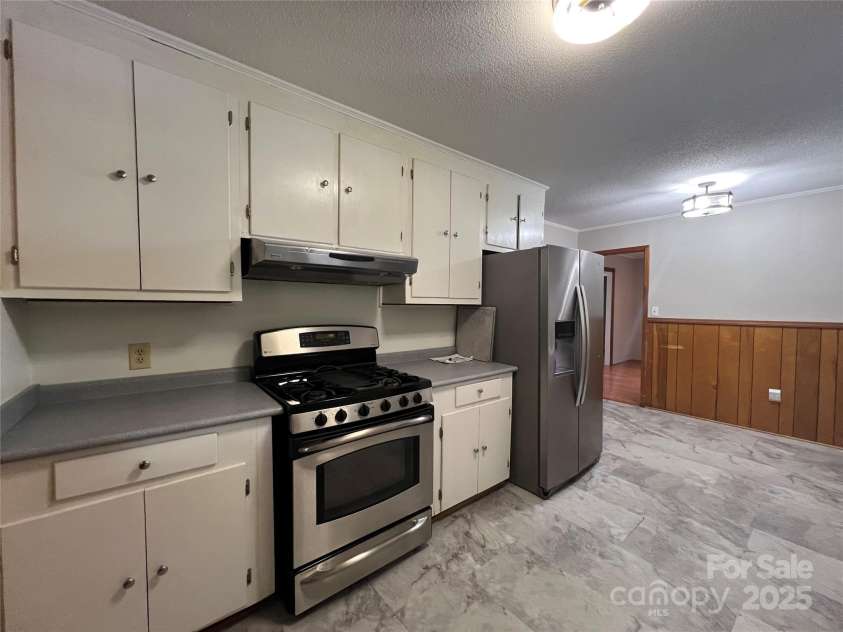 179 Sunnyside Street, Forest City, NC 28043.  MLS# CAR4238466, YatesRealty ID 22026. Kitchen