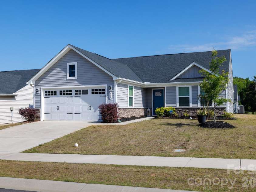 329 Damask Drive, Lancaster, SC 29720.  MLS# CAR4382139, YatesRealty ID 22028. 