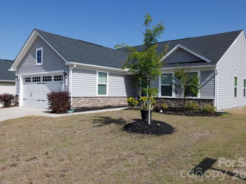 329 Damask Drive, Lancaster, SC 29720.  MLS# CAR4382139, YatesRealty ID 22028. 