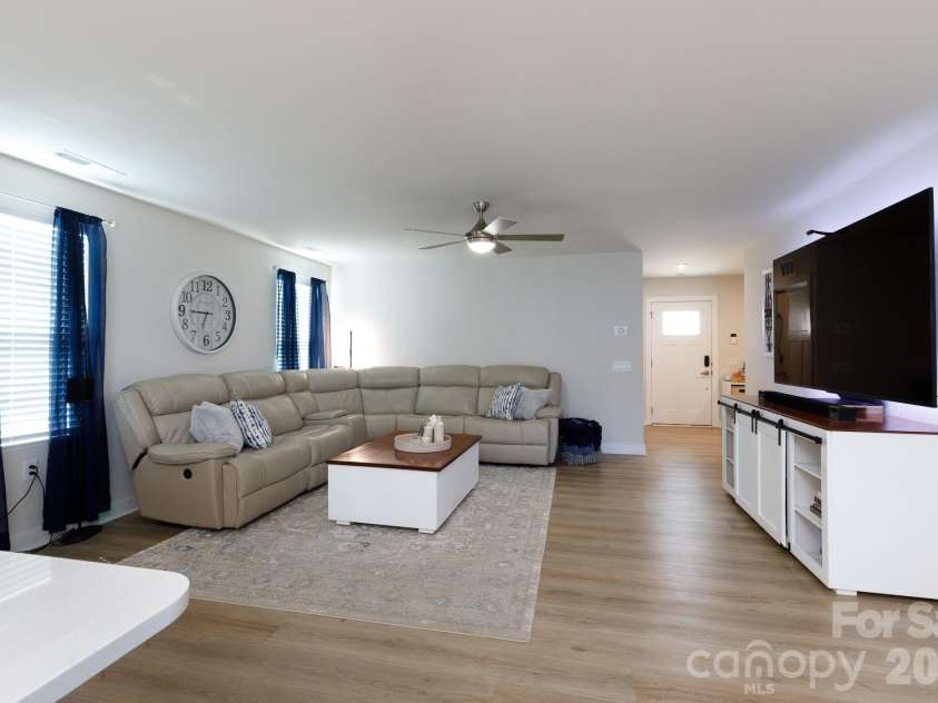 329 Damask Drive, Lancaster, SC 29720.  MLS# CAR4382139, YatesRealty ID 22028. 