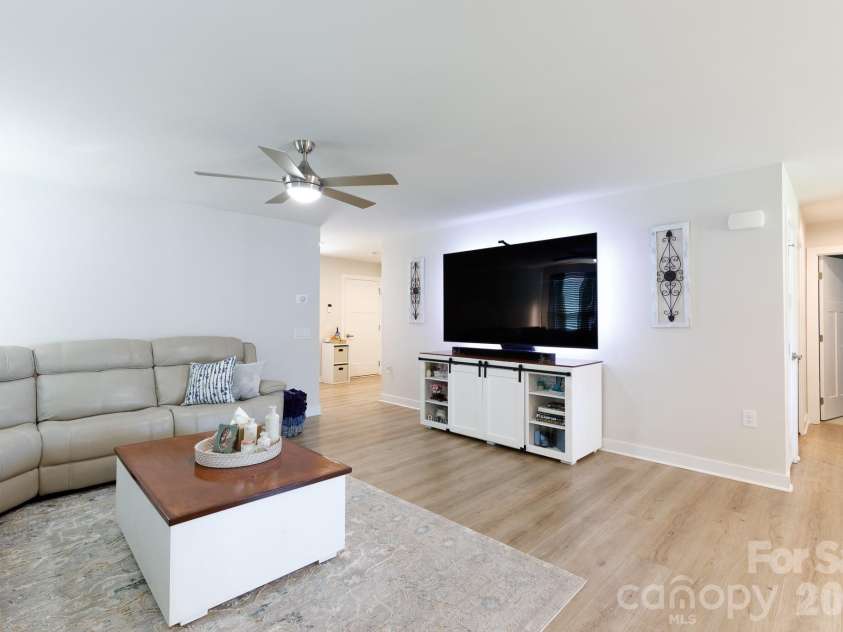 329 Damask Drive, Lancaster, SC 29720.  MLS# CAR4382139, YatesRealty ID 22028. 