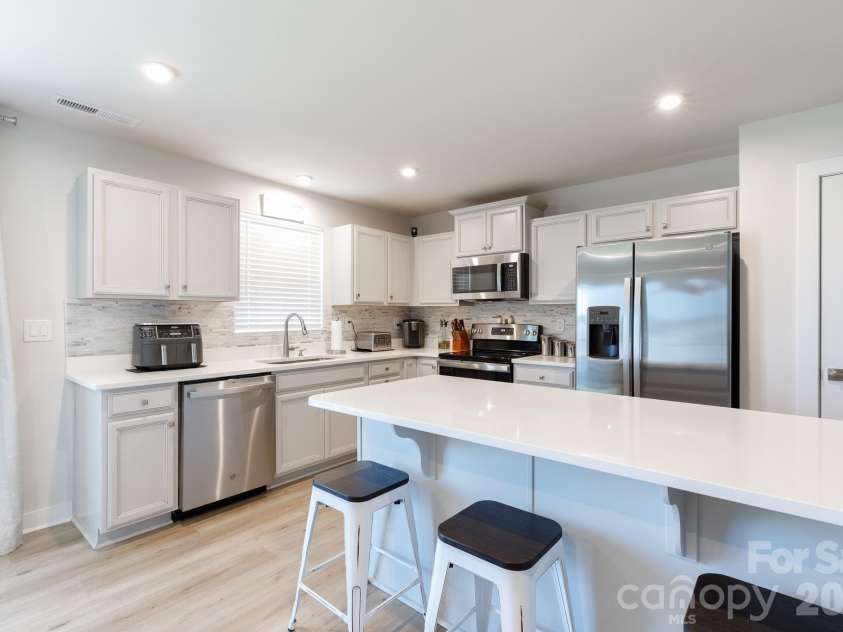 329 Damask Drive, Lancaster, SC 29720.  MLS# CAR4382139, YatesRealty ID 22028. 