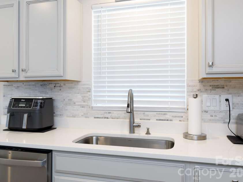 329 Damask Drive, Lancaster, SC 29720.  MLS# CAR4382139, YatesRealty ID 22028. 