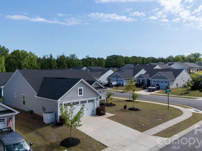 329 Damask Drive, Lancaster, SC 29720.  MLS# CAR4382139, YatesRealty ID 22028. 