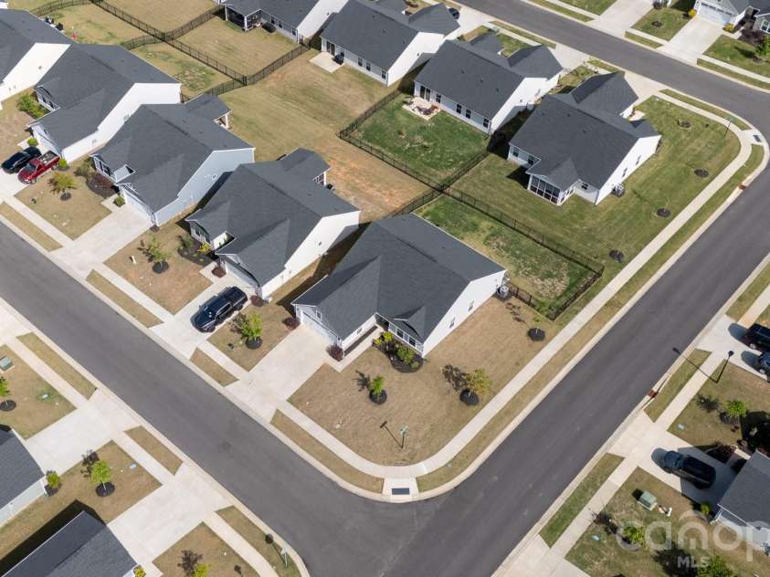 329 Damask Drive, Lancaster, SC 29720.  MLS# CAR4382139, YatesRealty ID 22028. 