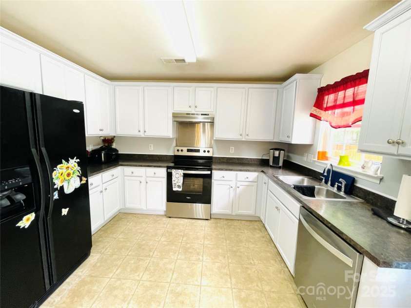 4698 Hannah Drive, Rock Hill, SC 29732.  MLS# CAR4254794, YatesRealty ID 22028. 