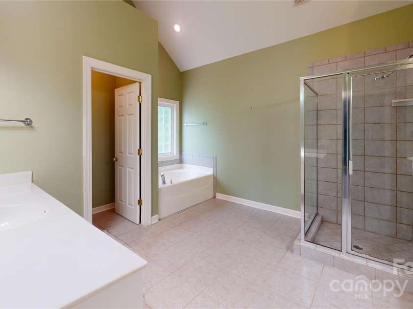 4066 Belle Meade Circle, Belmont, NC 28012.  MLS# CAR4255960, YatesRealty ID 22029. 