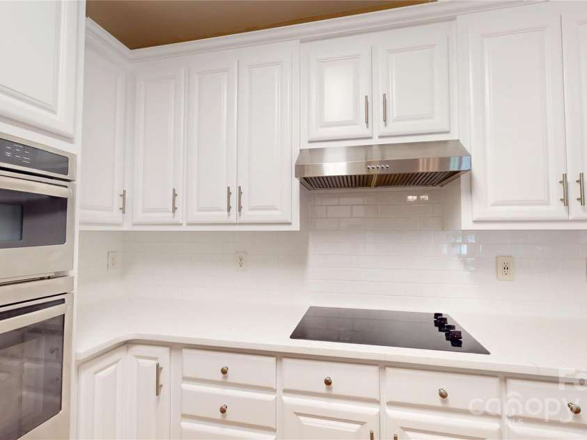 4066 Belle Meade Circle, Belmont, NC 28012.  MLS# CAR4255960, YatesRealty ID 22029. New cooktop!