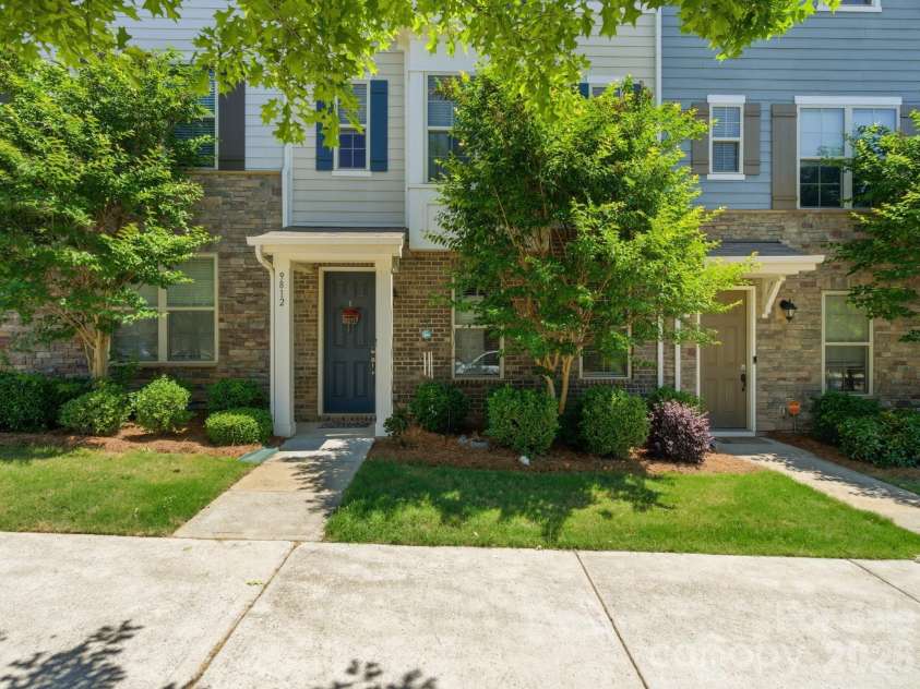 9812 Ainslie Downs Street, Charlotte, NC 28273.  MLS# CAR4375661, YatesRealty ID 22029. 