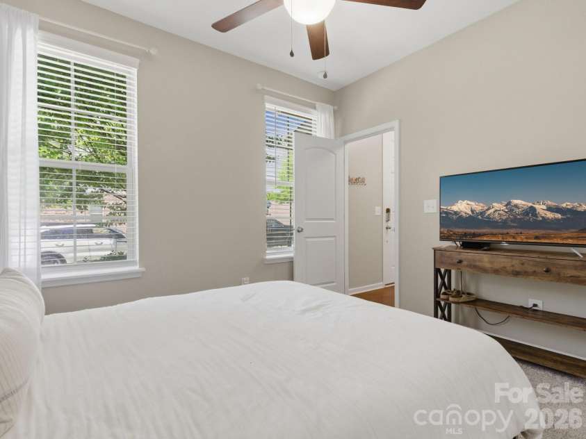 9812 Ainslie Downs Street, Charlotte, NC 28273.  MLS# CAR4375661, YatesRealty ID 22029. 