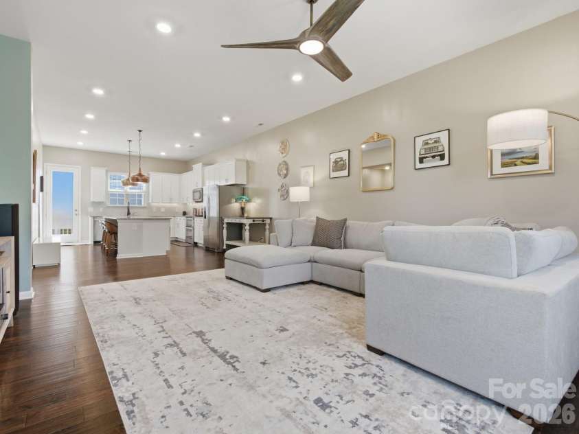 9812 Ainslie Downs Street, Charlotte, NC 28273.  MLS# CAR4375661, YatesRealty ID 22029. 