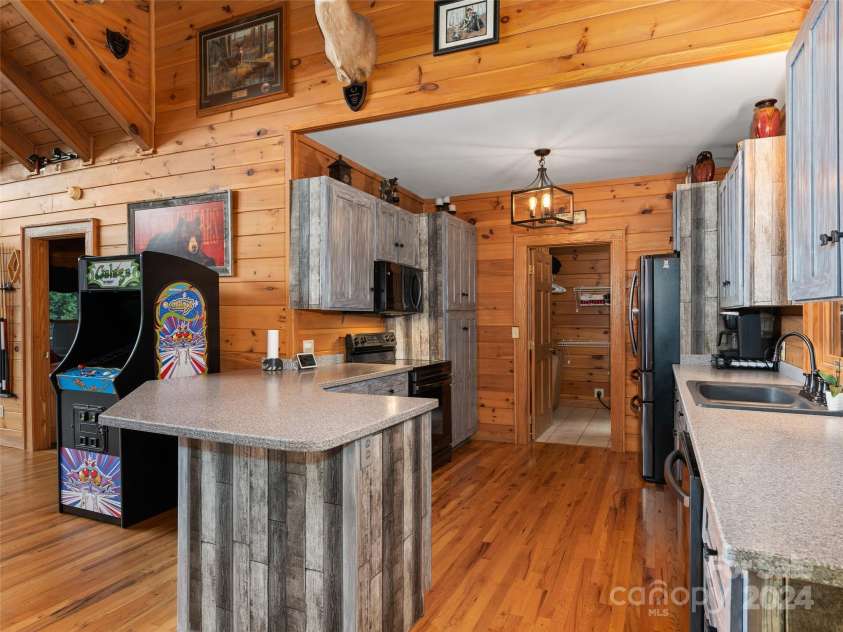 80 Austins Trail, Canton, NC 28716.  MLS# CAR4176412, YatesRealty ID 2203. 