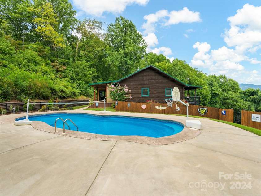 80 Austins Trail, Canton, NC 28716.  MLS# CAR4176412, YatesRealty ID 2203. 