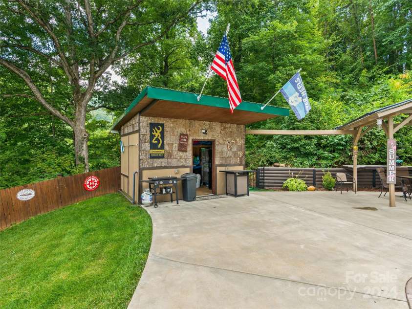 80 Austins Trail, Canton, NC 28716.  MLS# CAR4176412, YatesRealty ID 2203. 