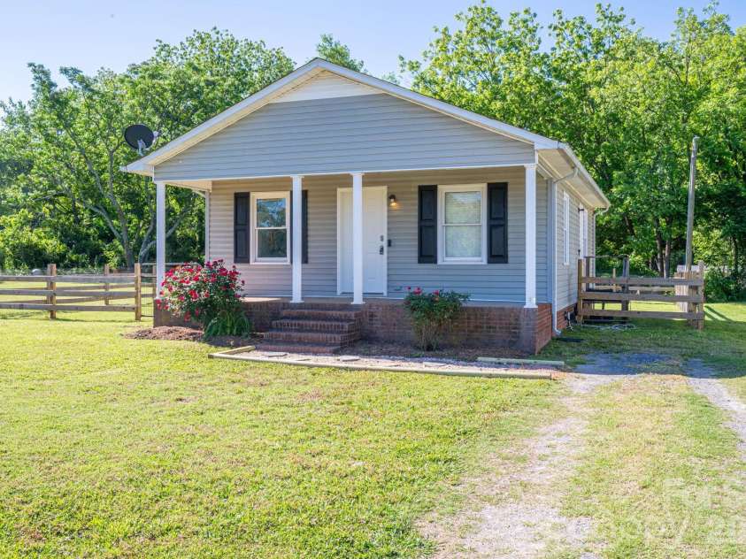 807 Willow Lane, Bessemer City, NC 28016.  MLS# CAR4381984, YatesRealty ID 22030. 