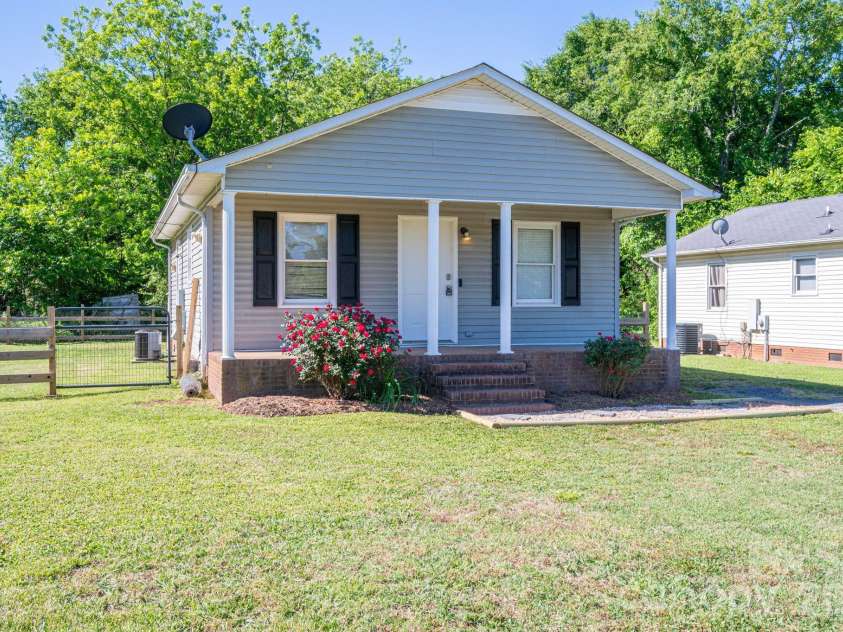 807 Willow Lane, Bessemer City, NC 28016.  MLS# CAR4381984, YatesRealty ID 22030. 