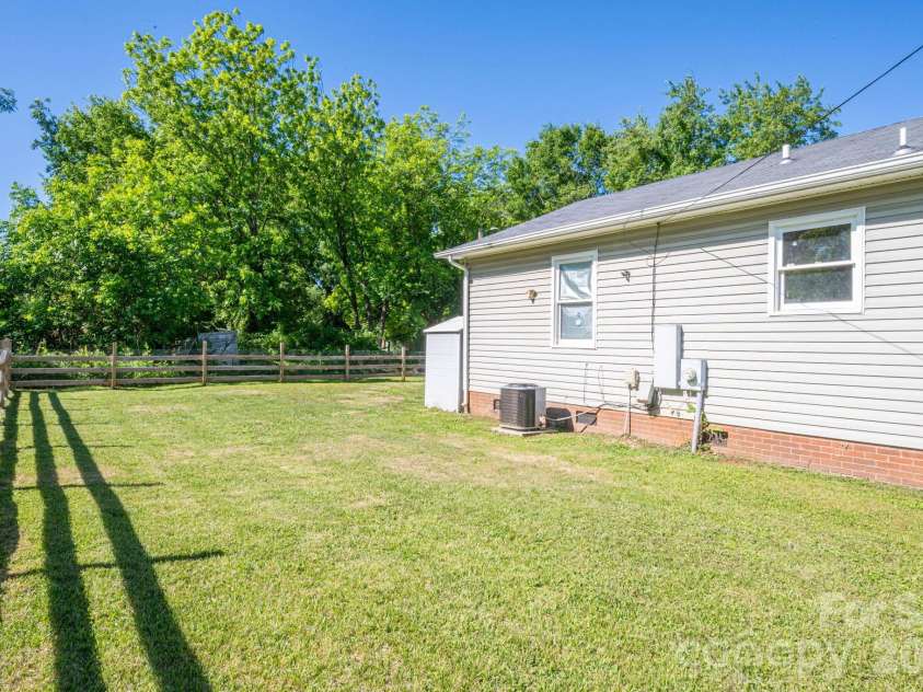 807 Willow Lane, Bessemer City, NC 28016.  MLS# CAR4381984, YatesRealty ID 22030. 