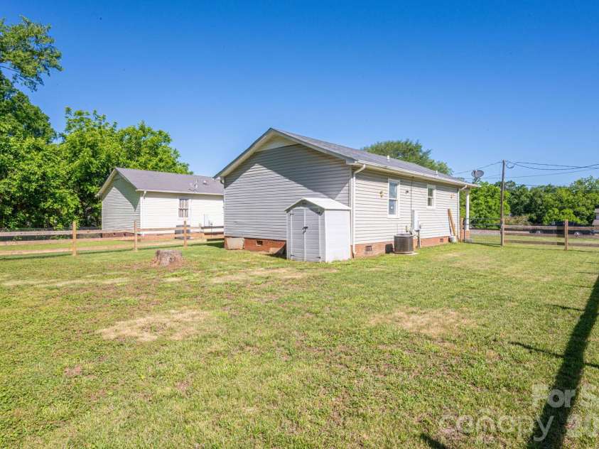807 Willow Lane, Bessemer City, NC 28016.  MLS# CAR4381984, YatesRealty ID 22030. 