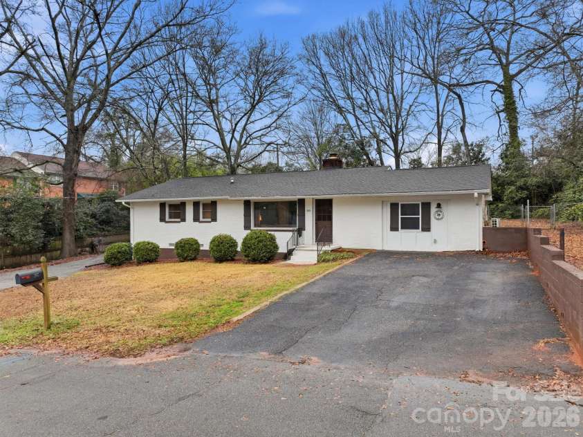 105 College Heights Boulevard, Clemson, SC 29631.  MLS# CAR4381552, YatesRealty ID 22031. 