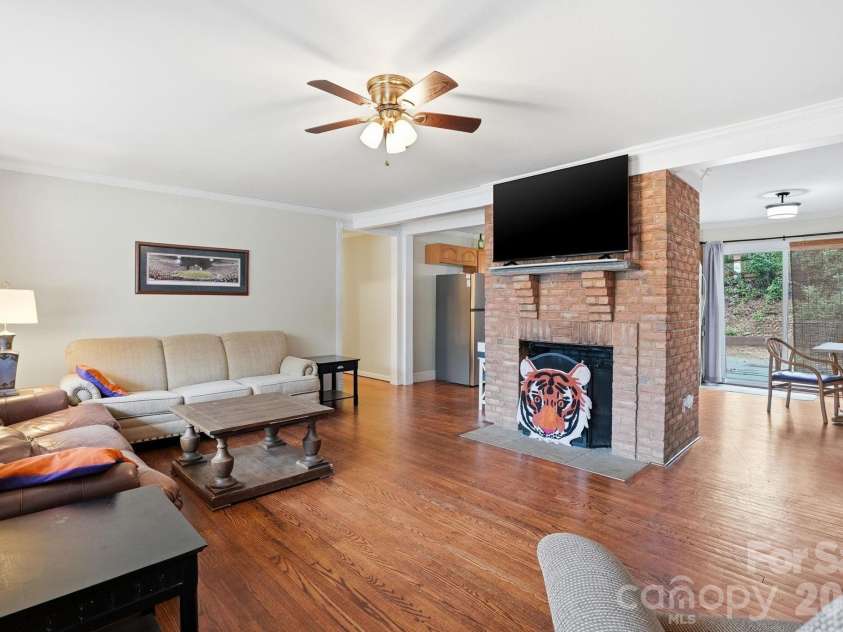 105 College Heights Boulevard, Clemson, SC 29631.  MLS# CAR4381552, YatesRealty ID 22031. 