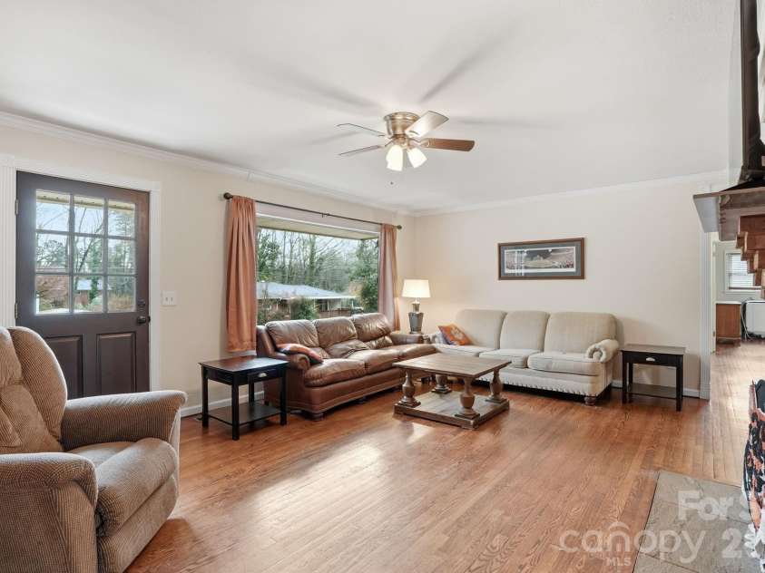 105 College Heights Boulevard, Clemson, SC 29631.  MLS# CAR4381552, YatesRealty ID 22031. 