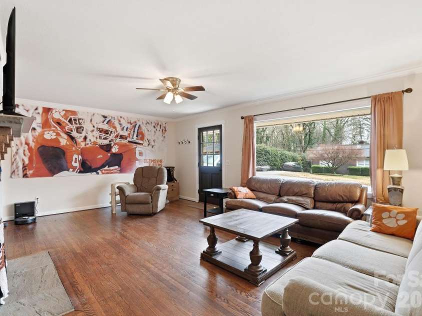 105 College Heights Boulevard, Clemson, SC 29631.  MLS# CAR4381552, YatesRealty ID 22031. 