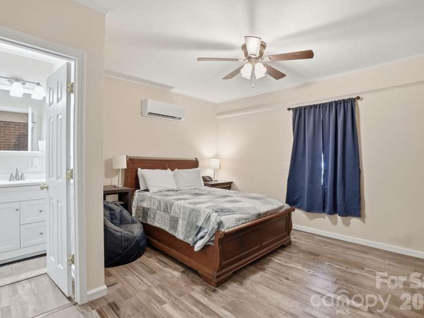 105 College Heights Boulevard, Clemson, SC 29631.  MLS# CAR4381552, YatesRealty ID 22031. 