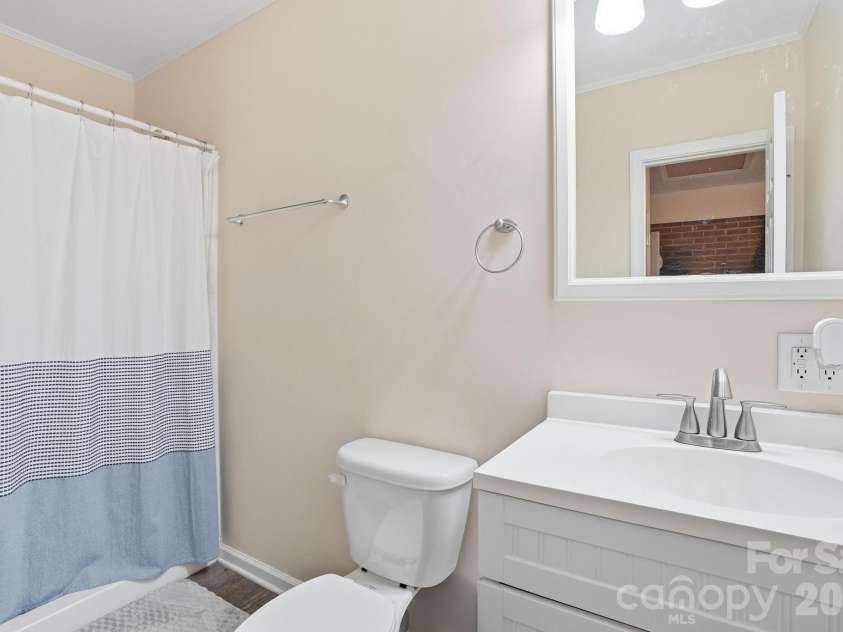 105 College Heights Boulevard, Clemson, SC 29631.  MLS# CAR4381552, YatesRealty ID 22031. 