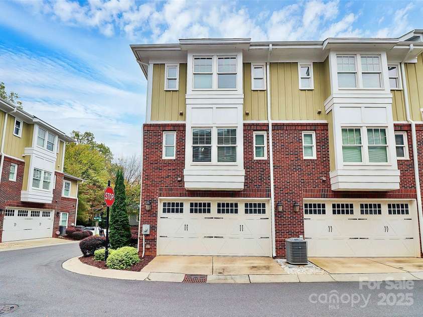 1412 4th Street, Charlotte, NC 28208.  MLS# CAR4246261, YatesRealty ID 22032. 2 Car Garage