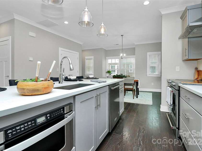 1412 4th Street, Charlotte, NC 28208.  MLS# CAR4246261, YatesRealty ID 22032. 