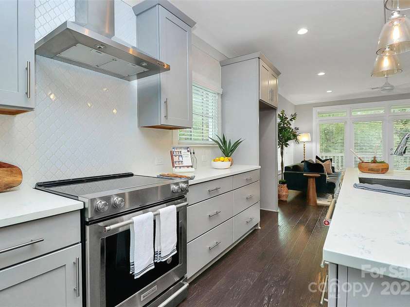 1412 4th Street, Charlotte, NC 28208.  MLS# CAR4246261, YatesRealty ID 22032. 