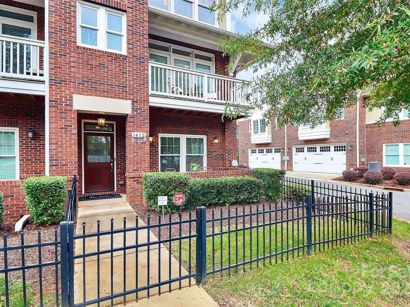1412 4th Street, Charlotte, NC 28208.  MLS# CAR4246261, YatesRealty ID 22032. Fenced in front yard