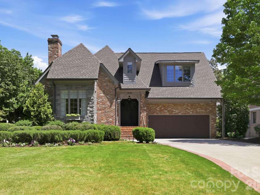 1909 Maryland Avenue, Charlotte, NC 28209.  MLS# CAR4382201, YatesRealty ID 22033. 