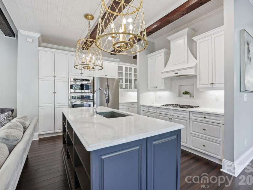 1909 Maryland Avenue, Charlotte, NC 28209.  MLS# CAR4382201, YatesRealty ID 22033. 