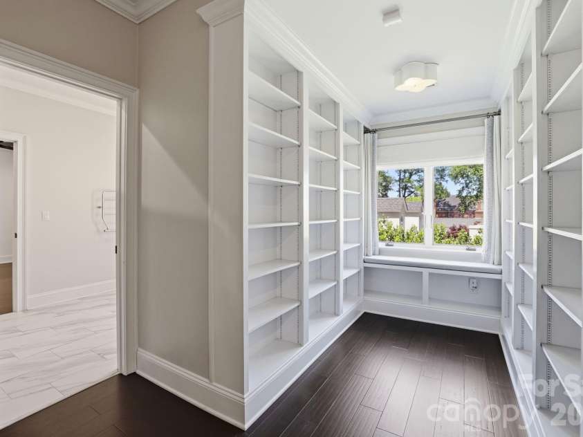 1909 Maryland Avenue, Charlotte, NC 28209.  MLS# CAR4382201, YatesRealty ID 22033. 