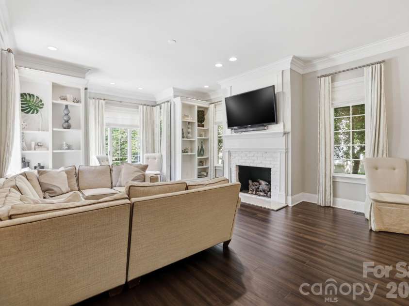 1909 Maryland Avenue, Charlotte, NC 28209.  MLS# CAR4382201, YatesRealty ID 22033. 