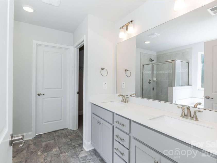 236 Mountain Island Road, Statesville, NC 28677.  MLS# CAR4261234, YatesRealty ID 22033. 