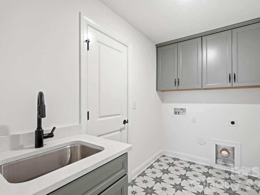 5068 McLaughlin Loop, Waxhaw, NC 28173.  MLS# CAR4375296, YatesRealty ID 22034. 
