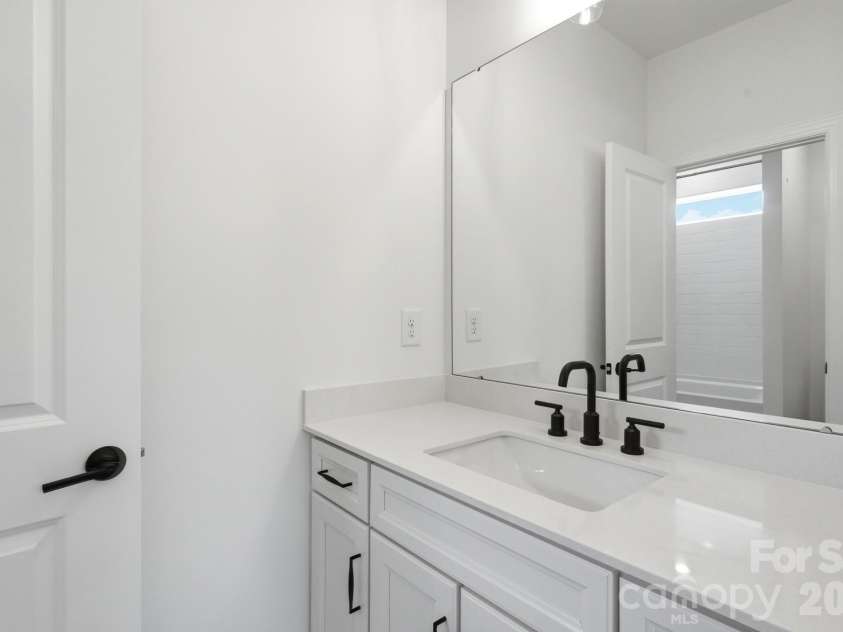 5068 McLaughlin Loop, Waxhaw, NC 28173.  MLS# CAR4375296, YatesRealty ID 22034. 