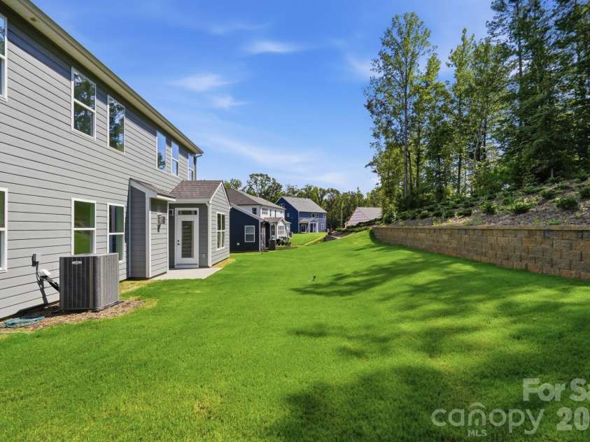 5068 McLaughlin Loop, Waxhaw, NC 28173.  MLS# CAR4375296, YatesRealty ID 22034. 