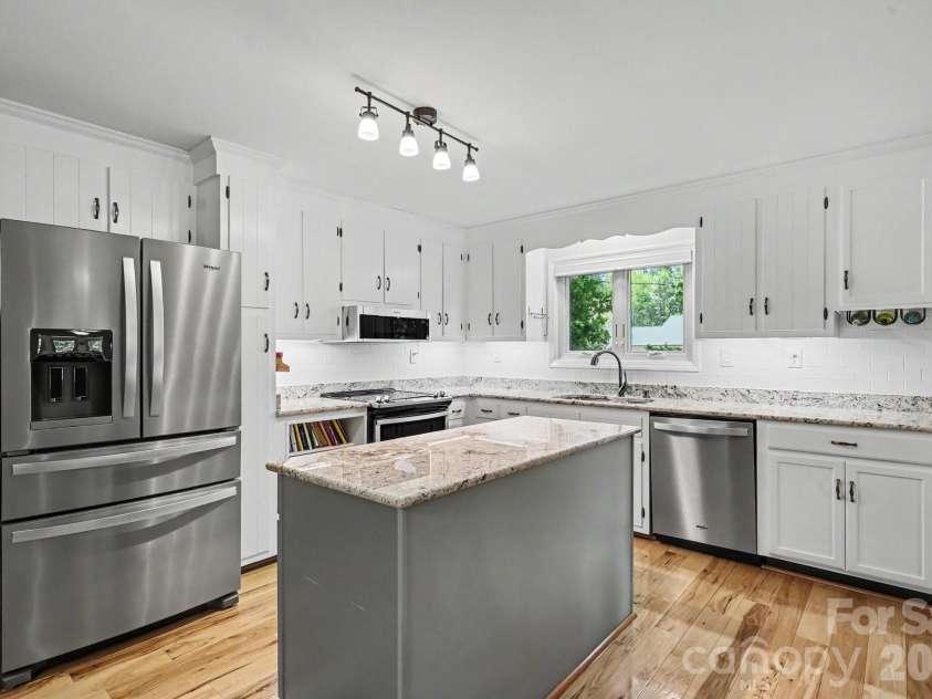 260 Knollwood Drive, Salisbury, NC 28146.  MLS# CAR4381528, YatesRealty ID 22035. Kitchen