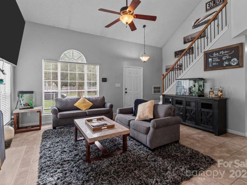 8906 Pickering Grove Lane, Charlotte, NC 28216.  MLS# CAR4291969, YatesRealty ID 22035. 